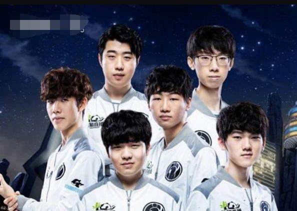 Ming 发送您新年的祝福：愿您步步高升，万事顺利；愿您快乐而不悲伤~